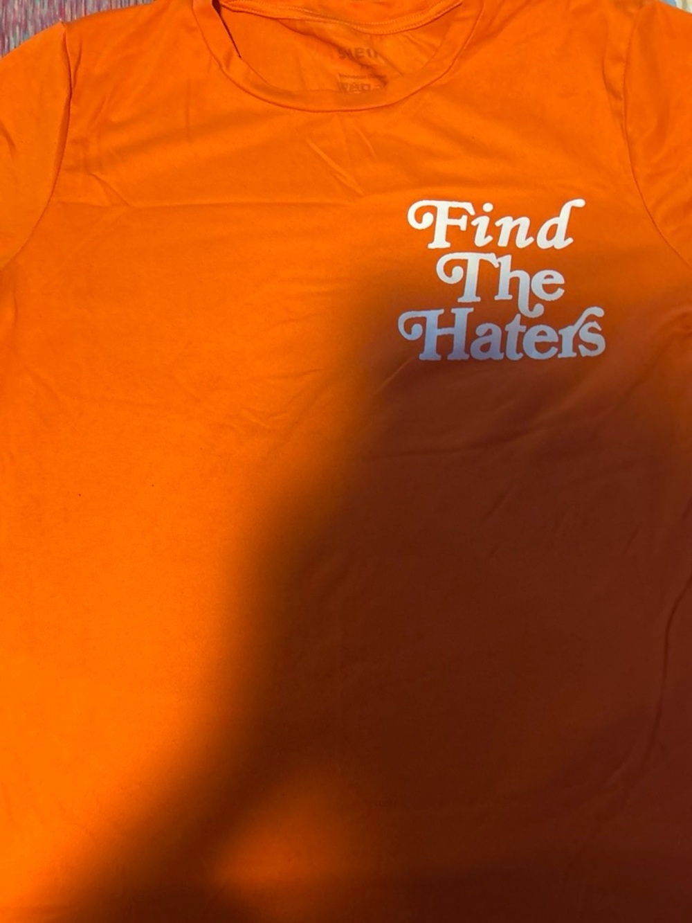 SHEIN Orange "Find The Haters" Short Sleeve Tee